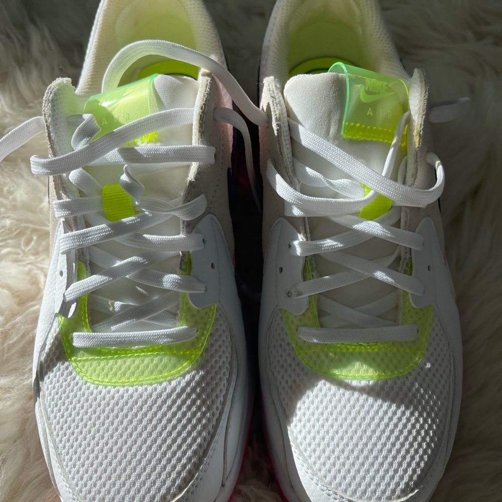 Nike women White and Neon Yellow Sneakers - Picture 4 of 6